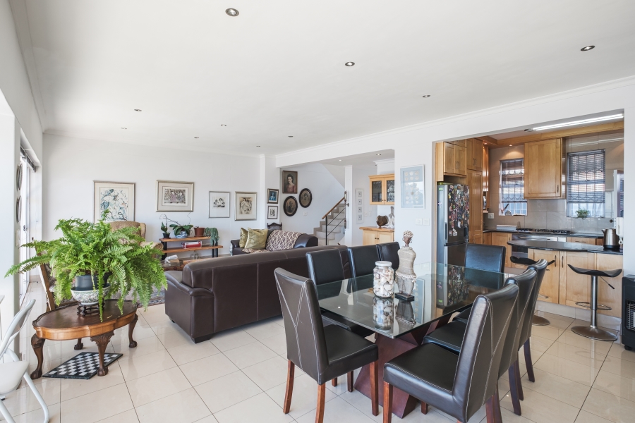 3 Bedroom Property for Sale in Sea Point Western Cape